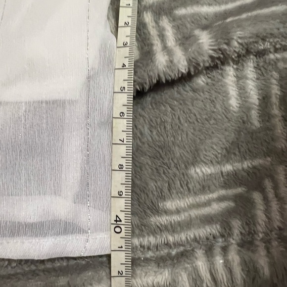 NWT womans beautiful white top - Picture 12 of 12